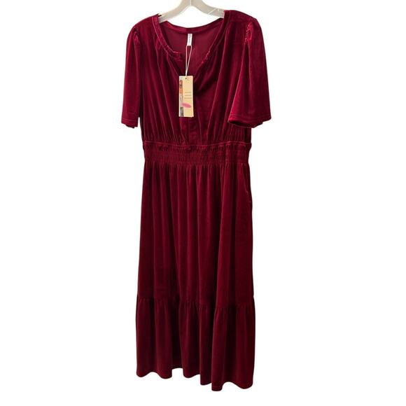 Dokotoo Dresses & Skirts - Dokotoo Burgundy Velvet Midi Dress Women’s L V Neck Ruffle Tier Pockets NWT